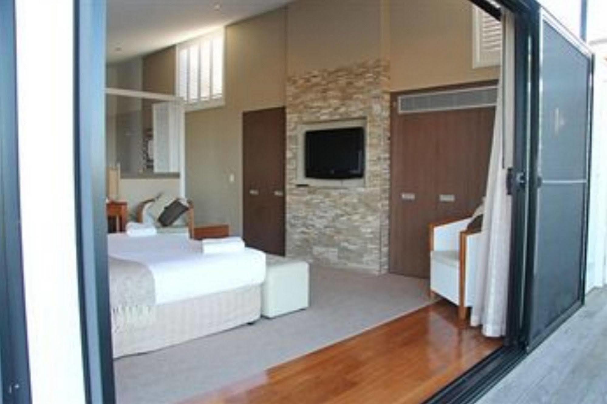 Caves Coastal Bar & Bungalows Caves Beach Ngoại thất bức ảnh